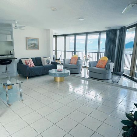 Cairns Ocean View Apartment In Aquarius エクステリア 写真