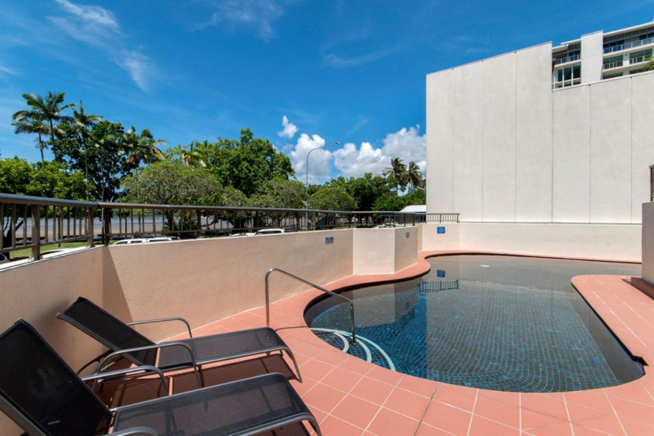 Cairns Ocean View Apartment In Aquarius エクステリア 写真