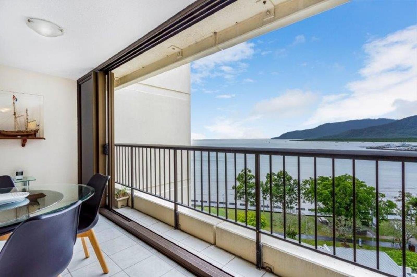 Cairns Ocean View Apartment In Aquarius エクステリア 写真