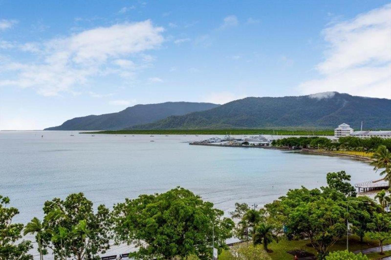 Cairns Ocean View Apartment In Aquarius エクステリア 写真