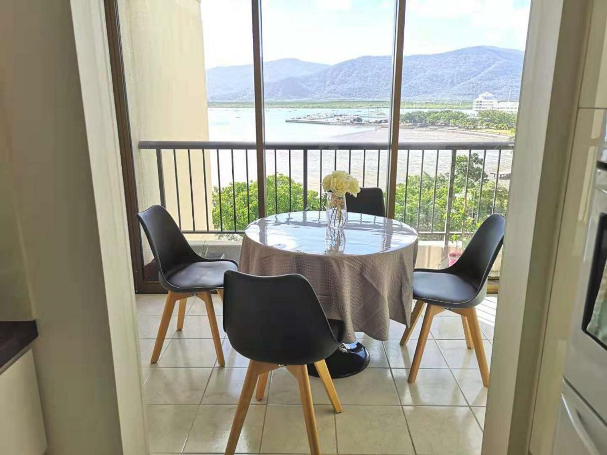 Cairns Ocean View Apartment In Aquarius エクステリア 写真